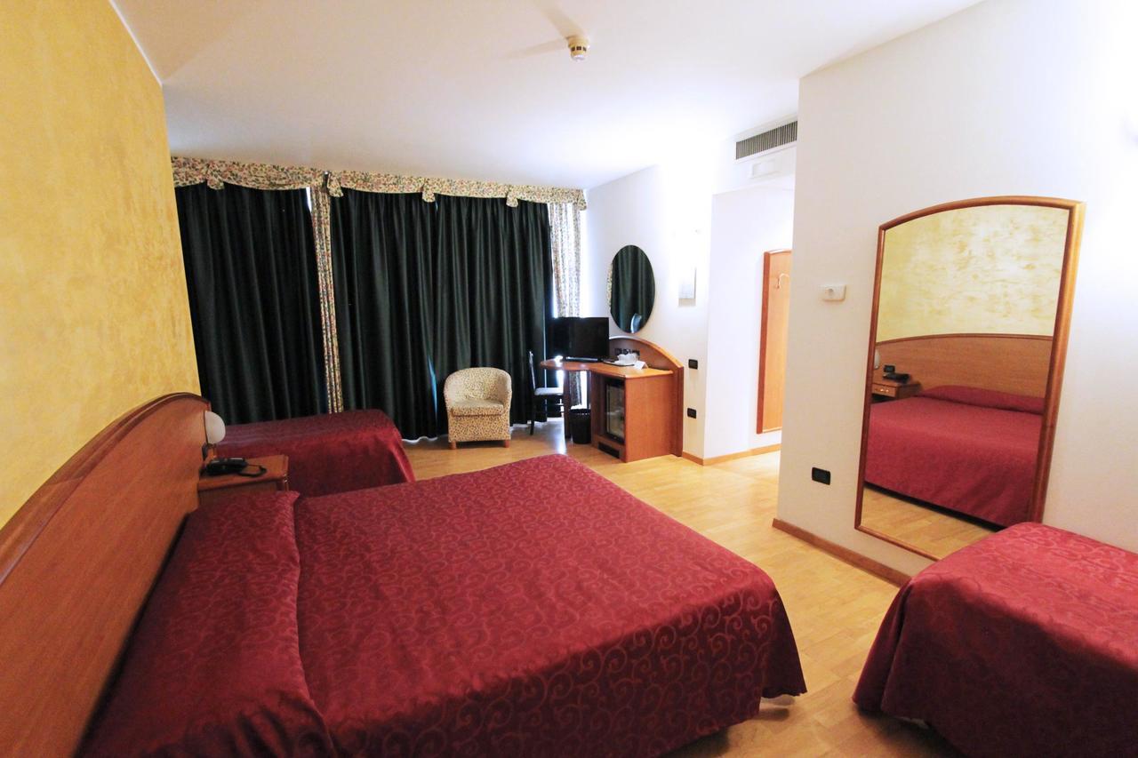 Hotel Europa Biella Exterior foto